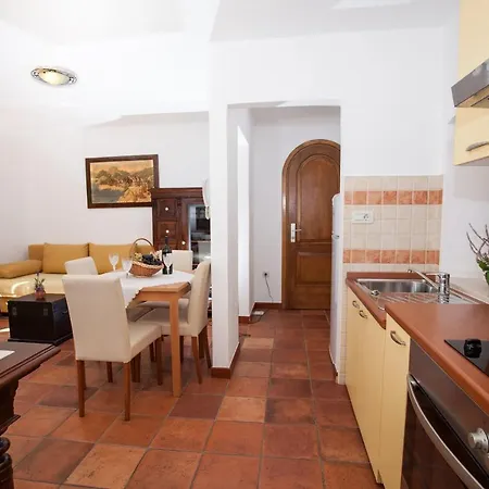 Linda Apartamento Makarska